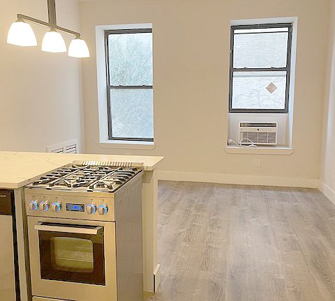4th image of 402 W 22nd St #3R
