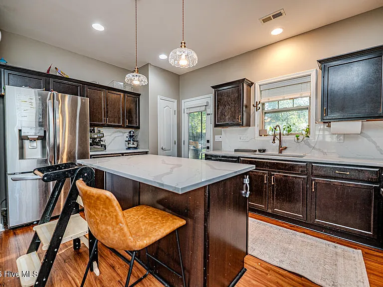113 Sedgewood Ct — Photo 17