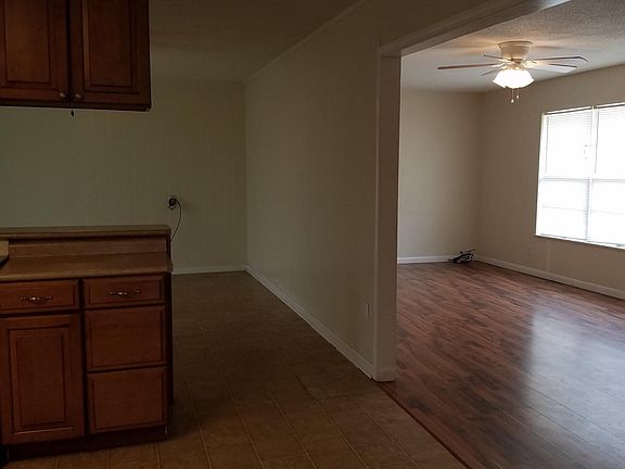 4th image of 192 Rosemary Ln
