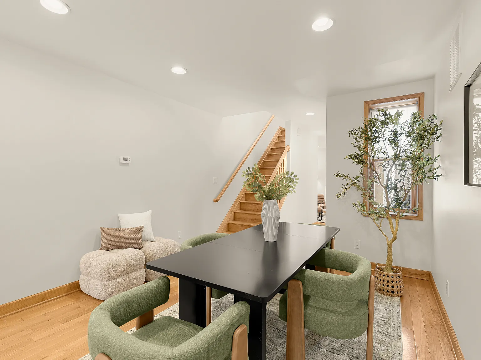 3 bed, 2.5 bath, 2600 sqft, $3,000 — Photo 4