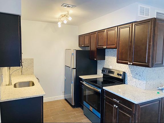 5th image of 593 Garfield Ave APT 26