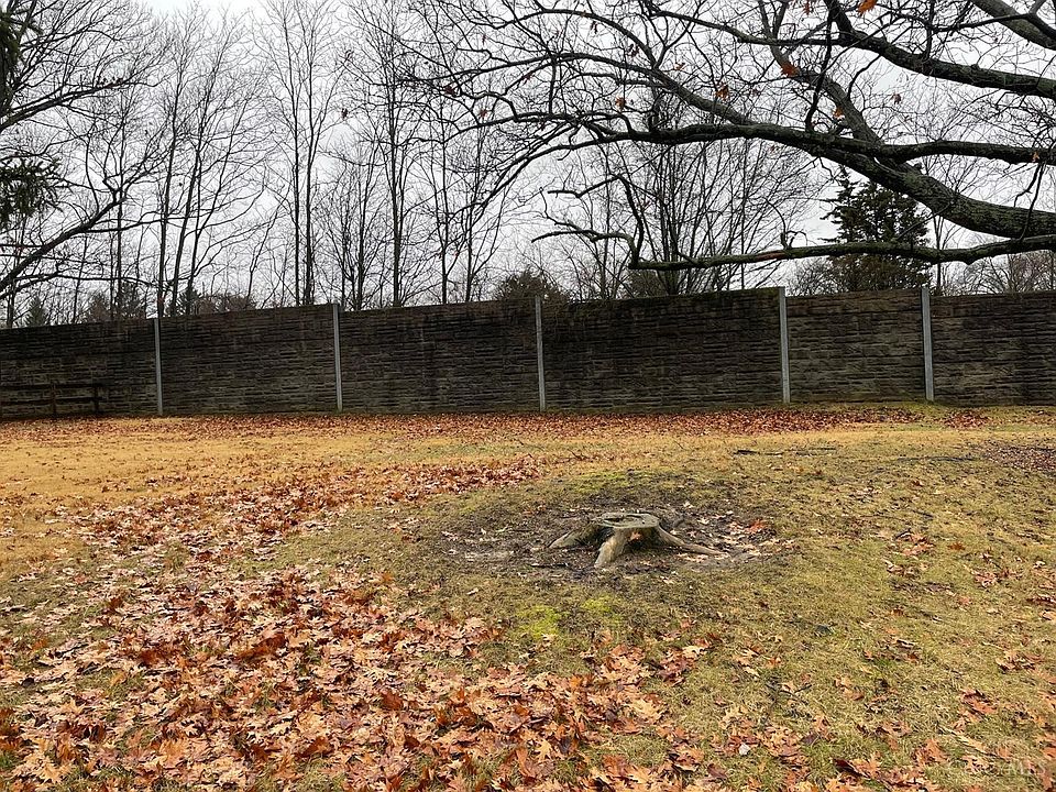 1st image of 0 Pinehollow Ln