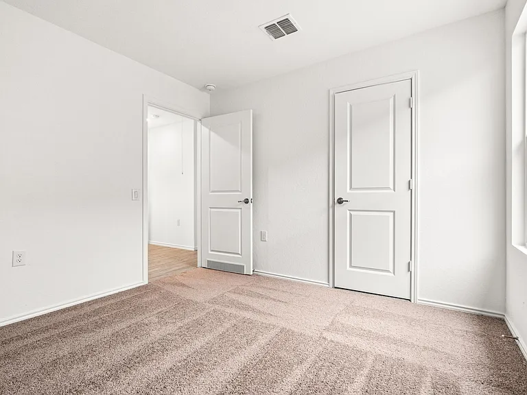 907 Stricker Path — Photo 16
