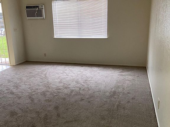 2nd image of 556 N Lincoln Ave APT 11
