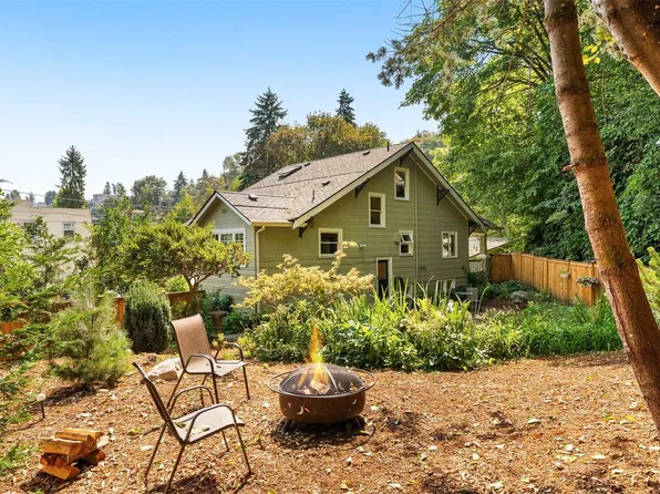 10015 68th Avenue S, Seattle, WA 98178