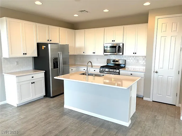 10334 Apefly St — Photo 5
