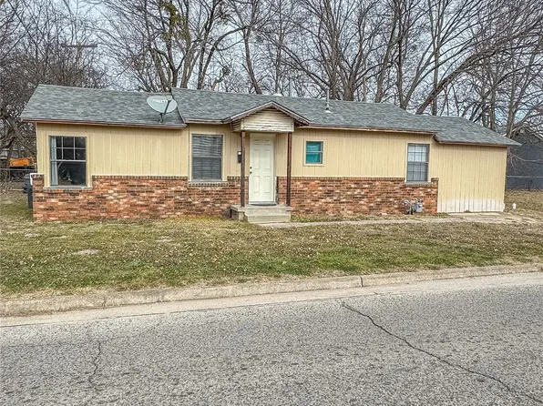 211 10th Ave SE, Ardmore, OK 73401