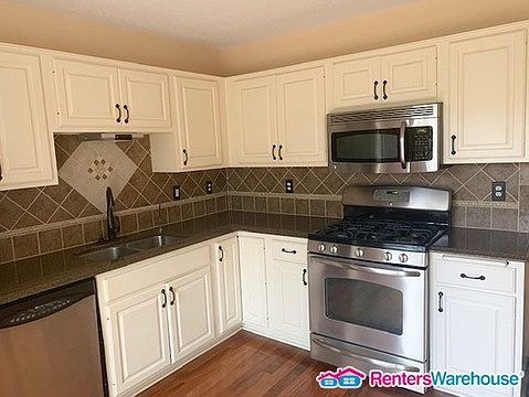 3rd image of 2125 Shenandoah Ct Unit E