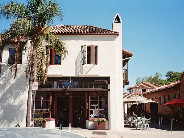 134 1/2 E Canon Perdido St, Santa Barbara, CA 93101