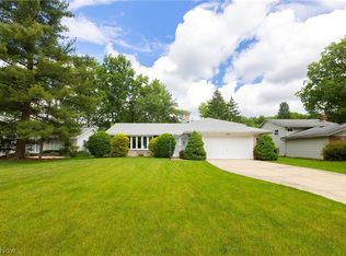 26668 Sudbury Dr, North Olmsted, OH 44070
