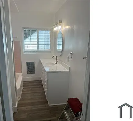 8617 S 8th Ave #B — Photo 3