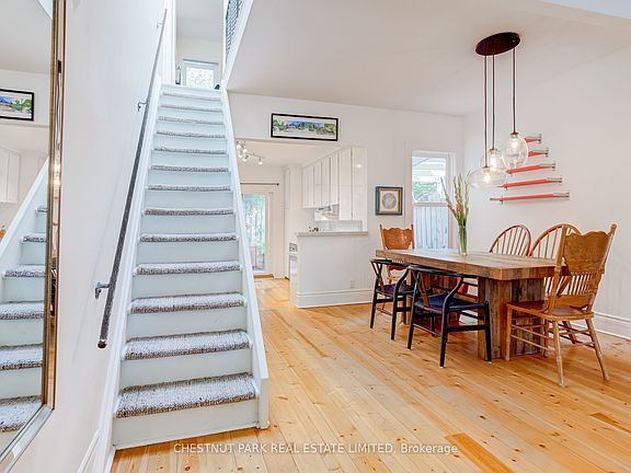 3rd image of 10 Sackville Pl