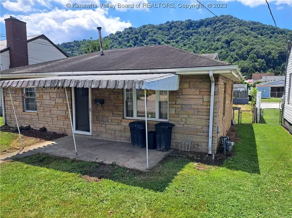 8611 Carolina Ave, Marmet, WV 25315