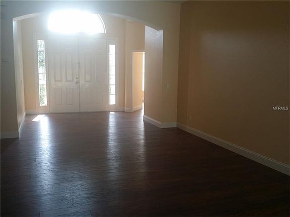 4th image of 400 Carriage House Ln