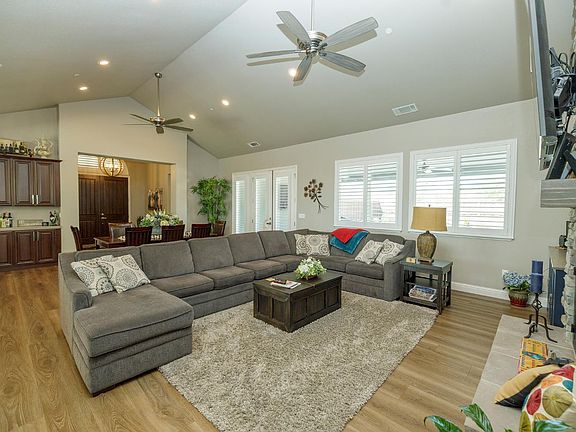 3rd image of 4486 Weir Ave