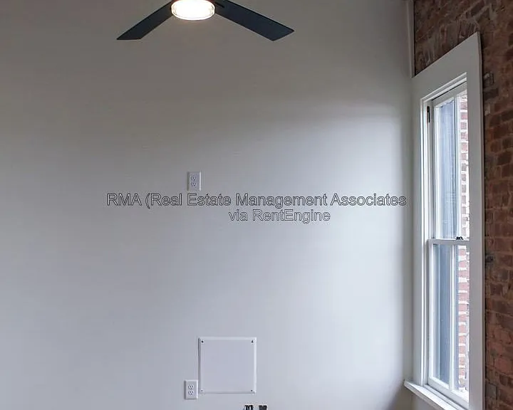 4 Zebulon St #2E — Photo 13