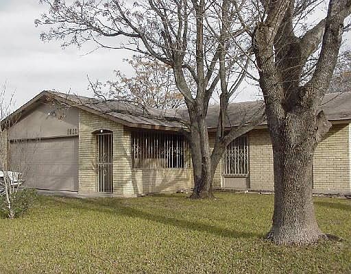 2nd image of 1018 HICKORY TRL