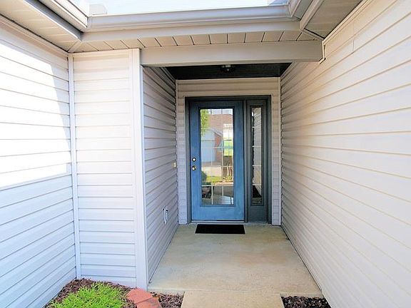 3rd image of 206 Tralee Dr