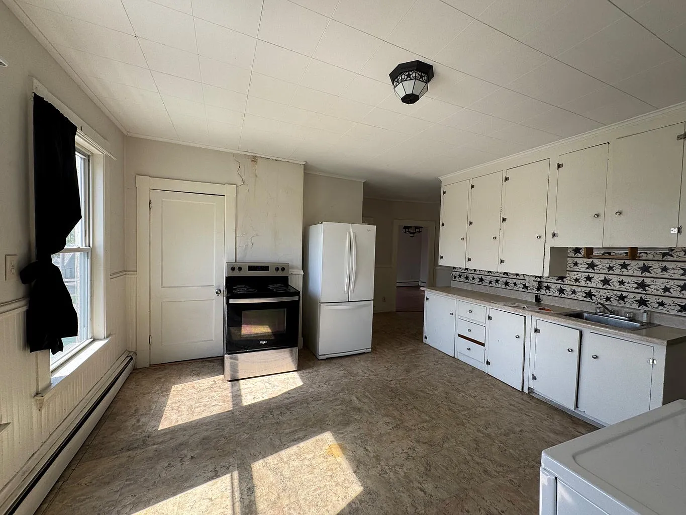 932 Lisbon St — Photo 3
