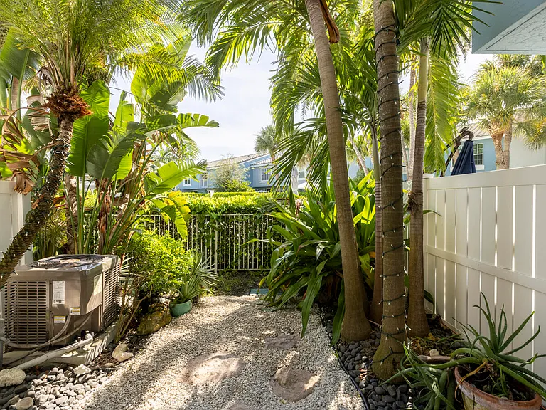 1006 Jeffery St — Photo 4