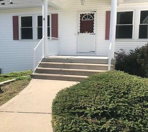 4th image of 9 Hillcrest Dr