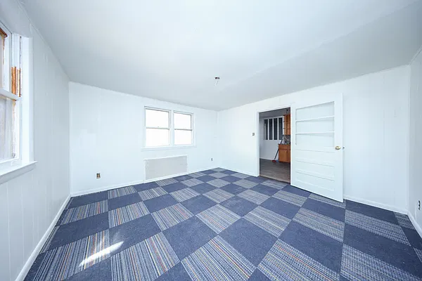 Sold by Momentum Real Estate LLC | media 21
