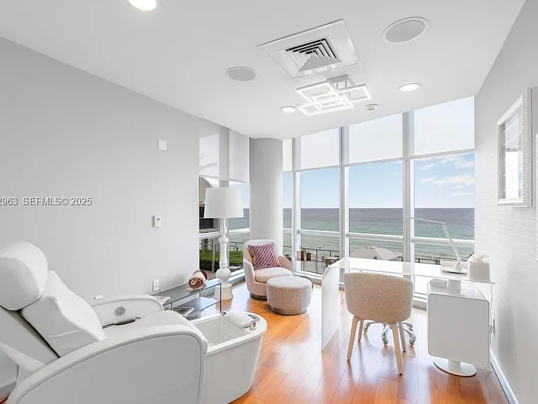 17121 Collins Ave #903 — Photo 31