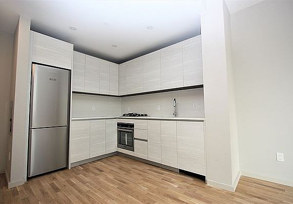4th image of 1511 Bedford Ave #8T