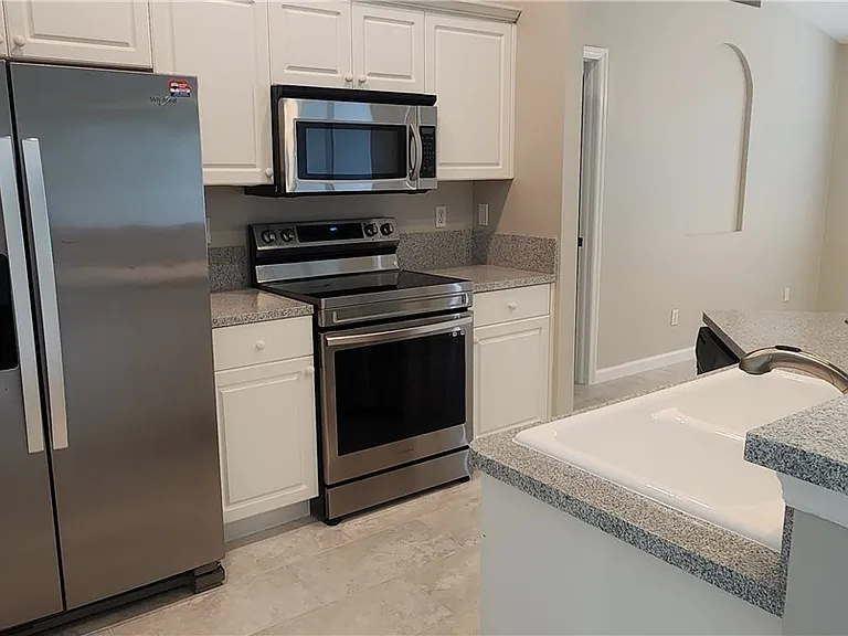 3716 SW 15th Pl — Photo 24