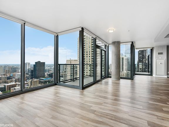 3rd image of 6 W Illinois St #3609