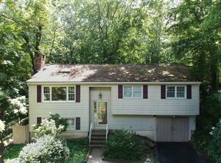 32 Mullen Hill Rd, Waterford, CT 06385