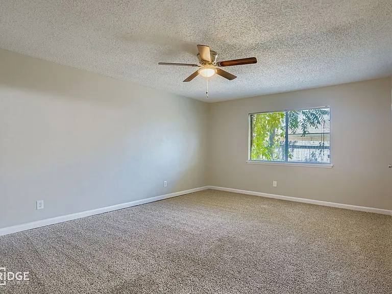 9117 Fairmont Cir — Photo 10