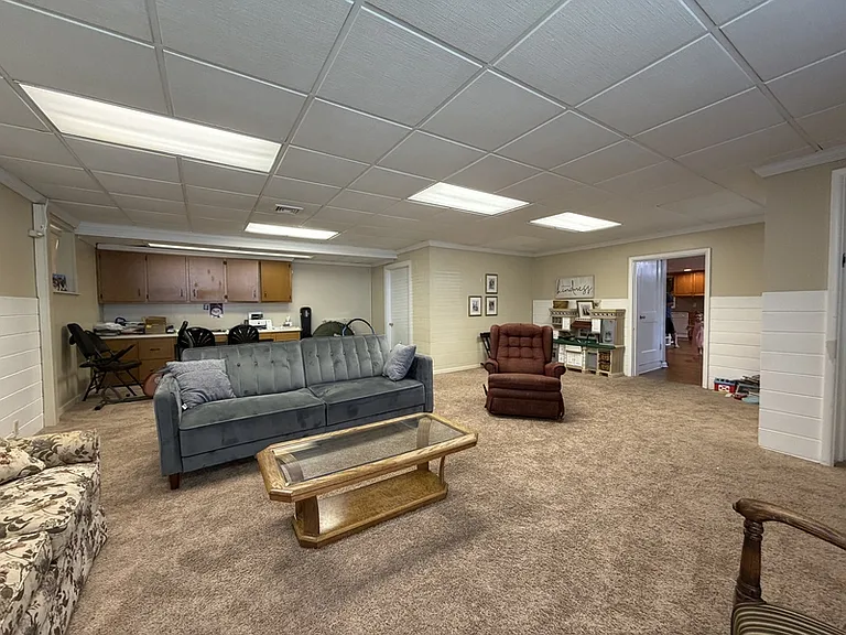 1543 N Reading Rd — Photo 9