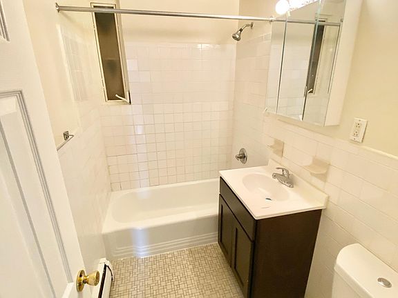5th image of 158 High St APT A7