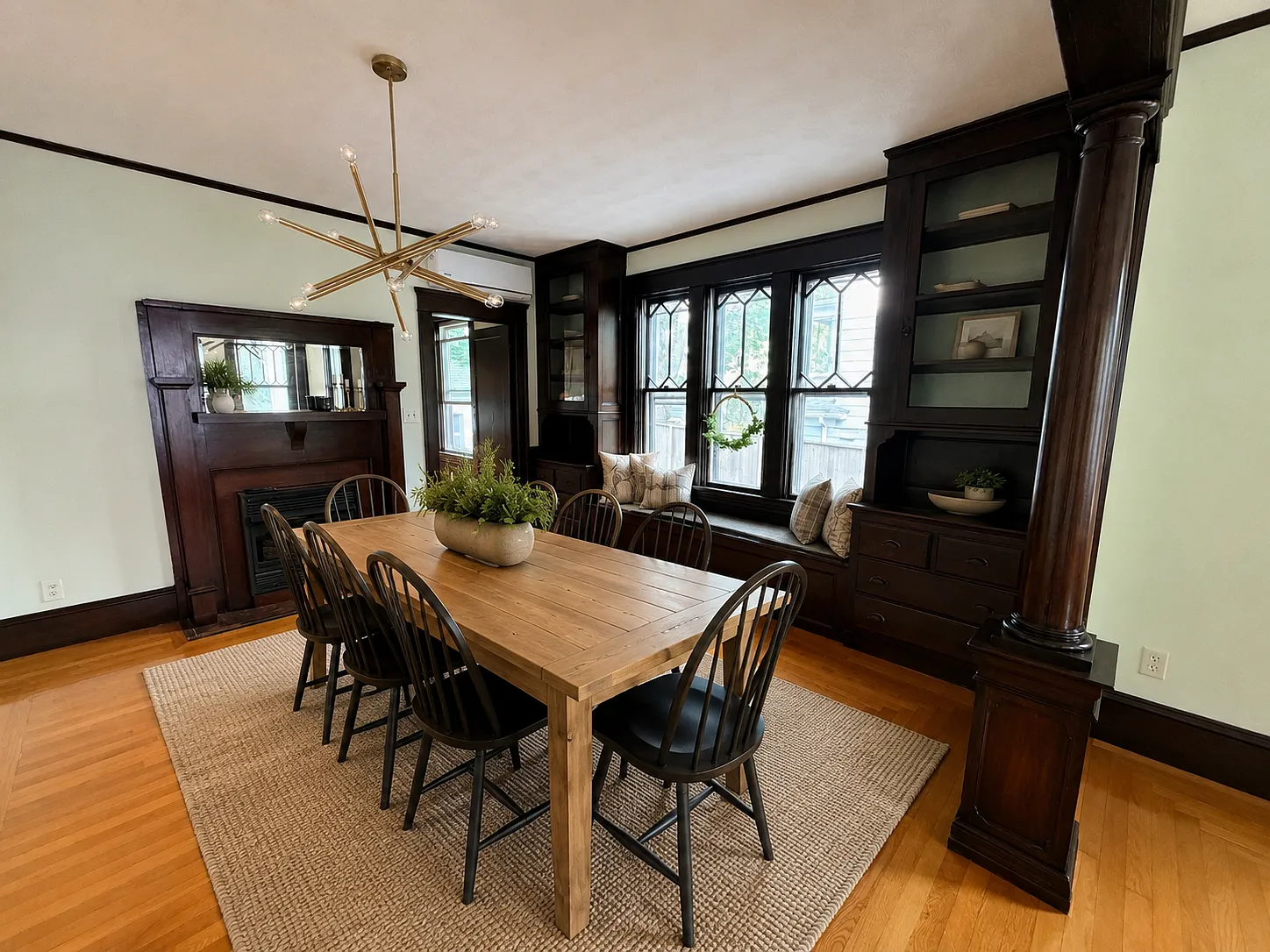 2 bed, 1050 sqft, $2,800 — Photo 2