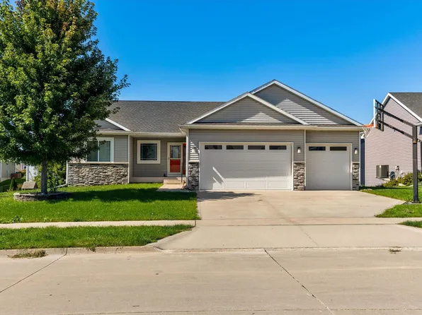 1419 Green Hills Dr, Norwalk, IA 50211
