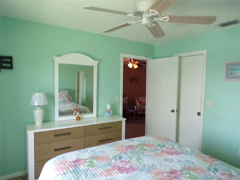 4016 Oakview Dr #J8 — Photo 12