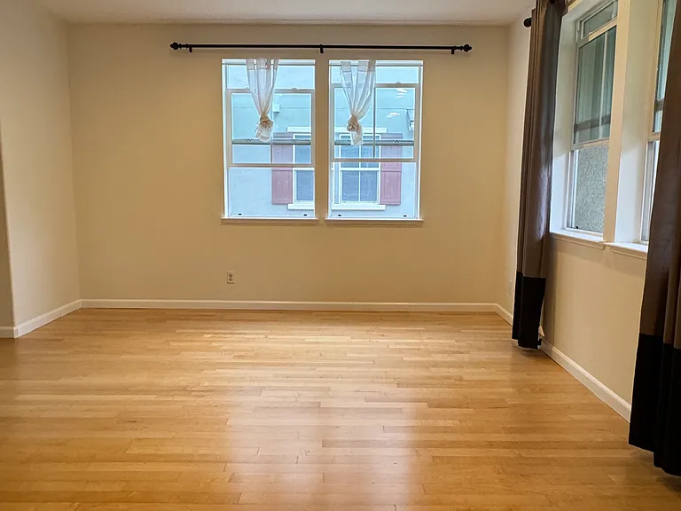 1195 Westbury Dr — Photo 12
