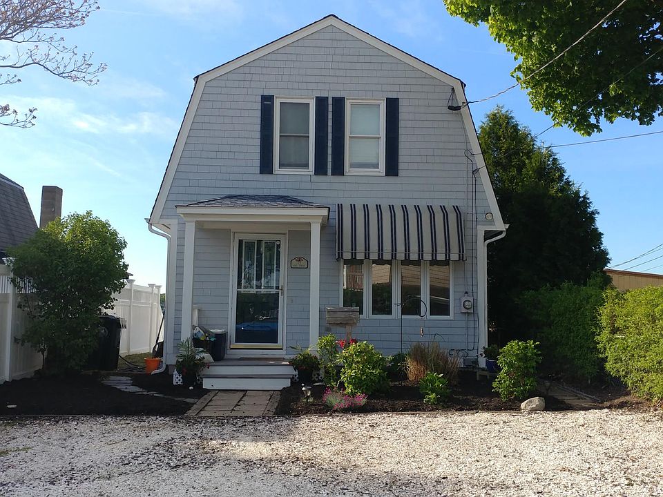 Waterfront 1300 sq ft home