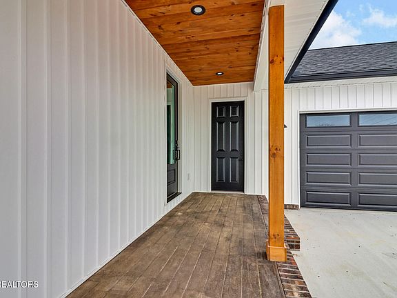 5th image of 568 10th St Lot 19