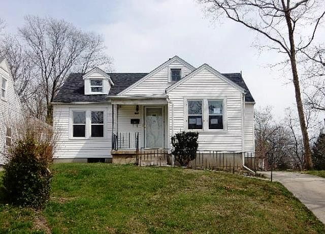 1st image of 1936 Victoria Ave