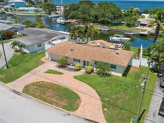 3rd image of 3680 Beach Dr SE
