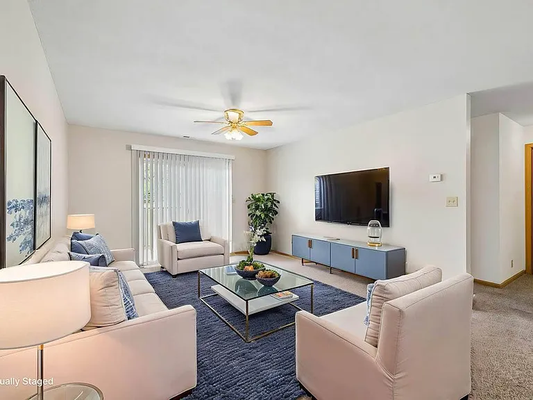 Highland View Apartments — Photo 159