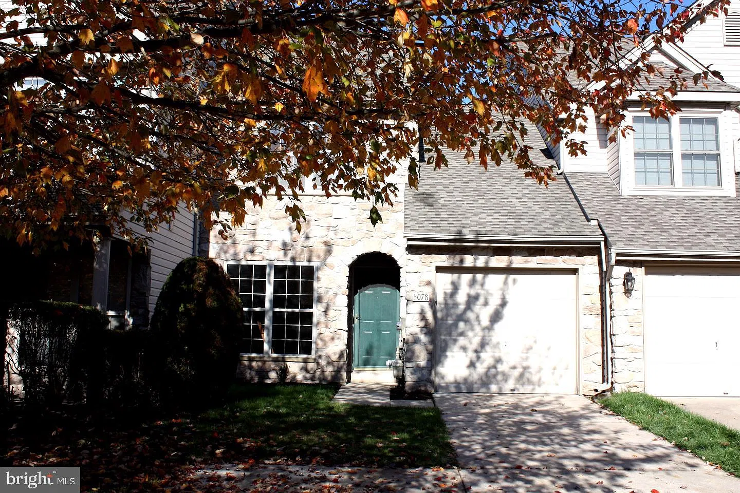 2 bed, 1.5 bath, 1332 sqft, $2,475 — Photo 3