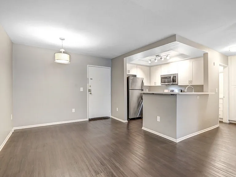 Franklin Place — Photo 28