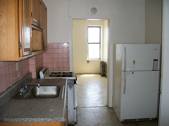 apt kitchen