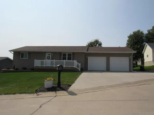 767 Tower View Ct, Monticello, IA 52310