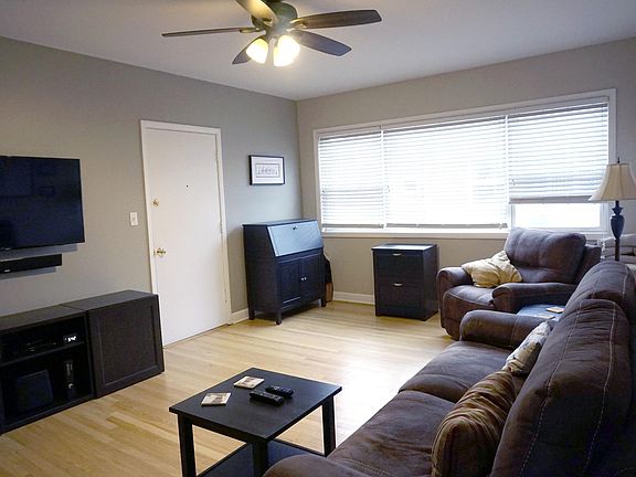 Living Room 19' x 13' - Exit door to Rascher Ave