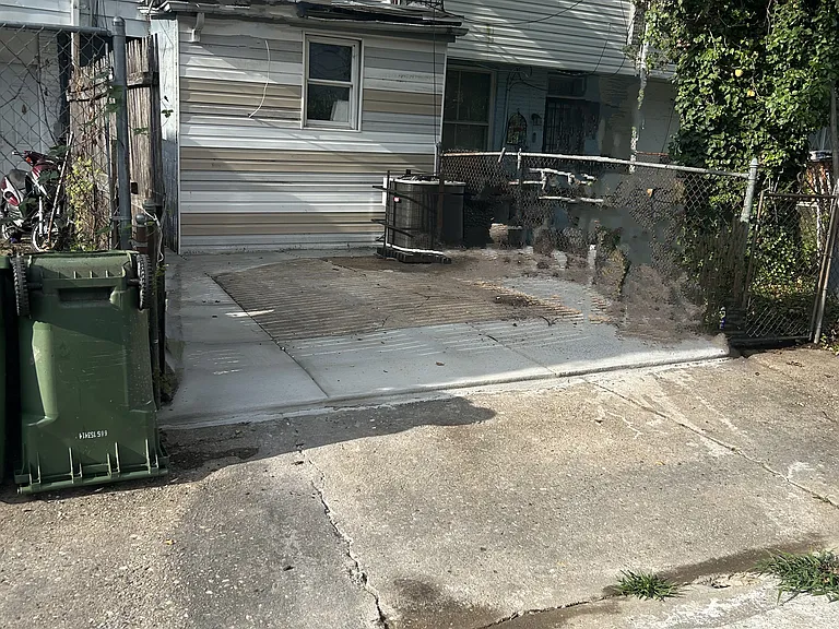 626 E 36th St — Photo 12