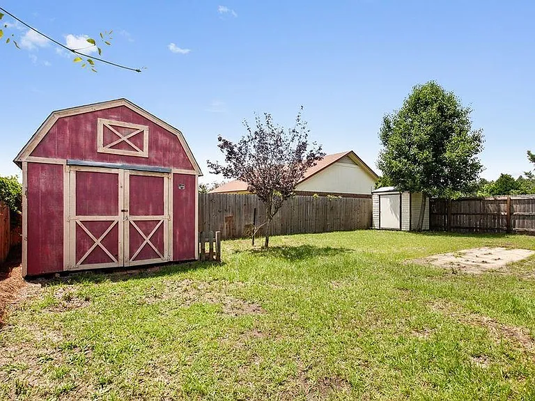 721 Cindy Ln — Photo 25